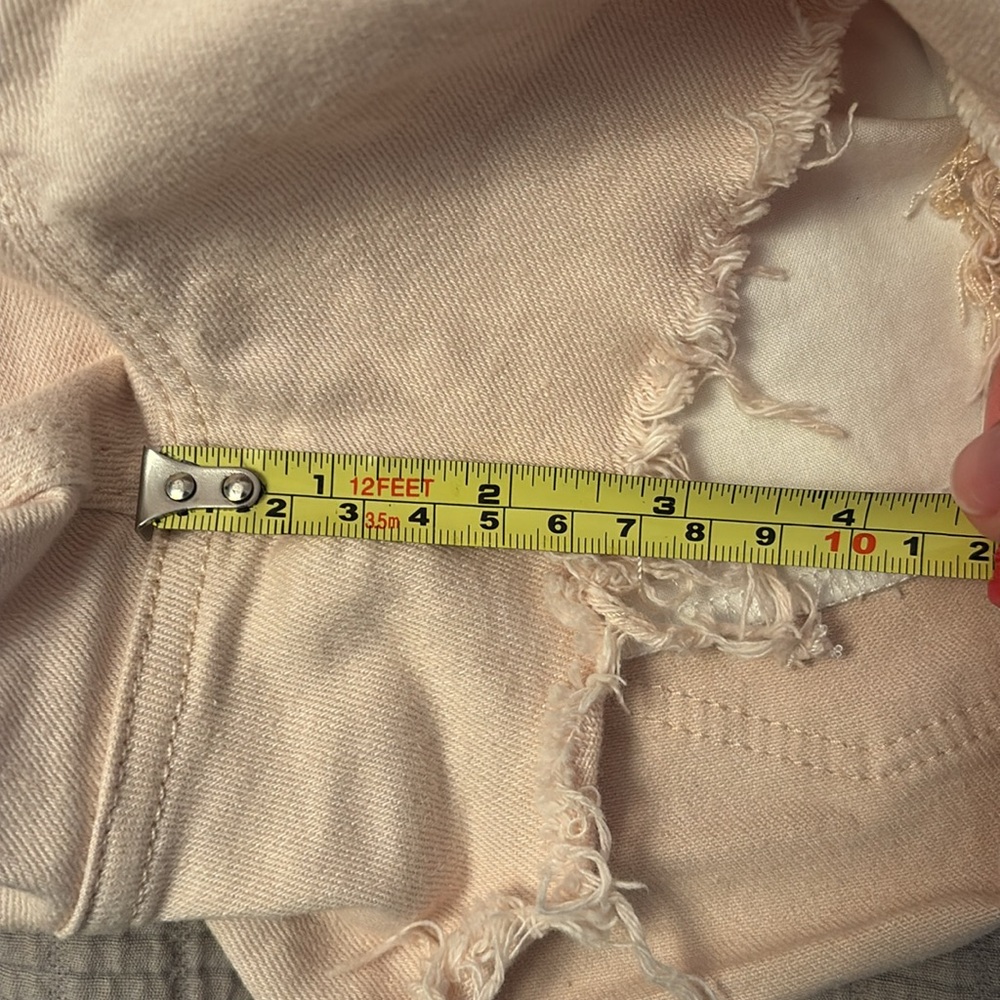 Express Shorts - Picture 5 of 5